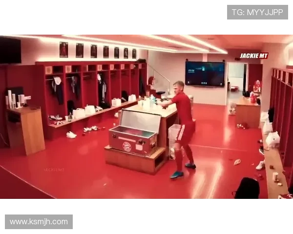 足球巨星突然现身篮球更衣室带来震撼氛围引发球员热烈反应